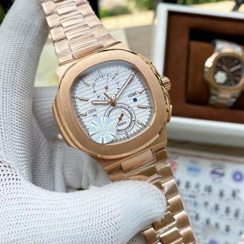 Nautilus Modell, Teljesen automatikus mechanikus óra, Négyzetes számlap, Rozsdamentes acél tok és szíj, 100 m vízálló