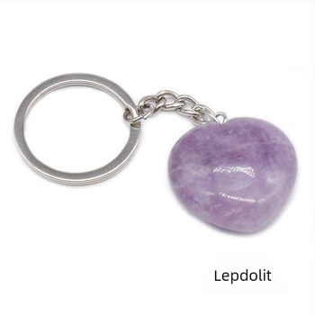 Természetes rózsakvarc kulcstartó 30 mm-es szív alakú medállal – kristálykő