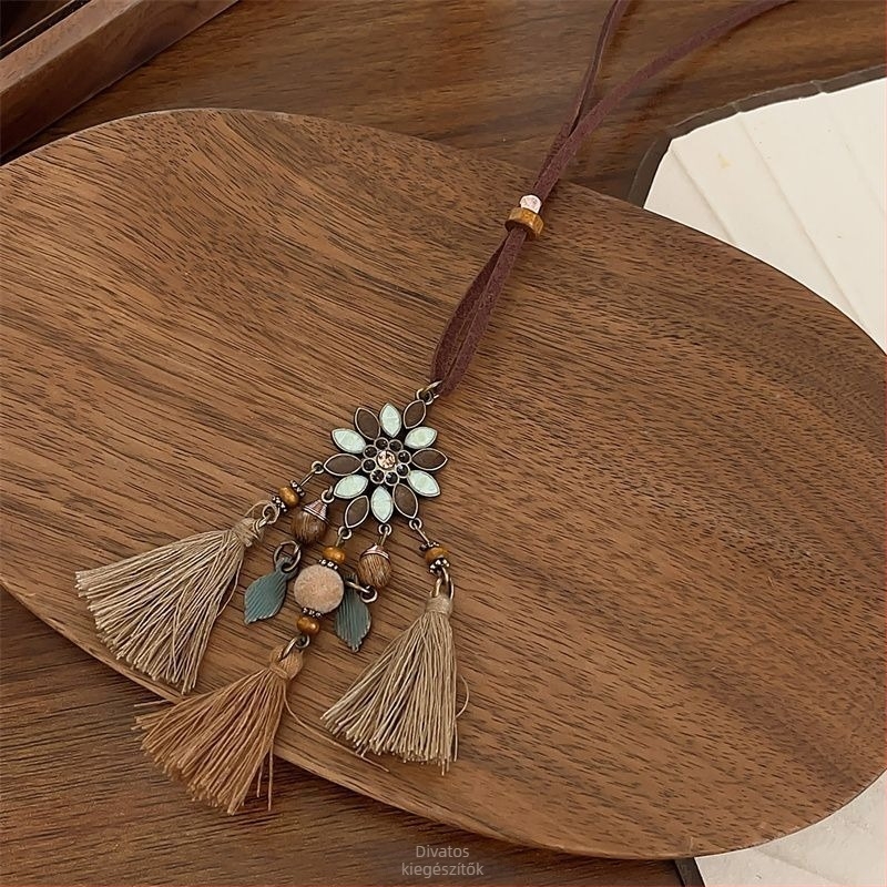 Hosszú női nyaklánc geometriás medállal, koreai stílus, cinkötvözet, 2025 tavasz