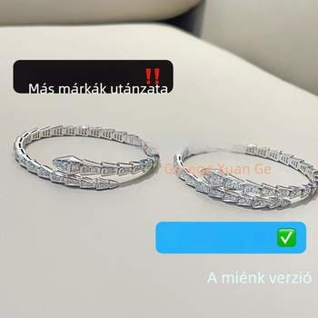 Kígyó karkötő többszögű kígyófej dizájnal, gyémántos kivitel, 18K bevonat (Anyag: V gold; Kezelés: Gyémánt; Eredet: Guangzhou; Évszak: 2023 ősz; Stílus: Könnyű luxus)