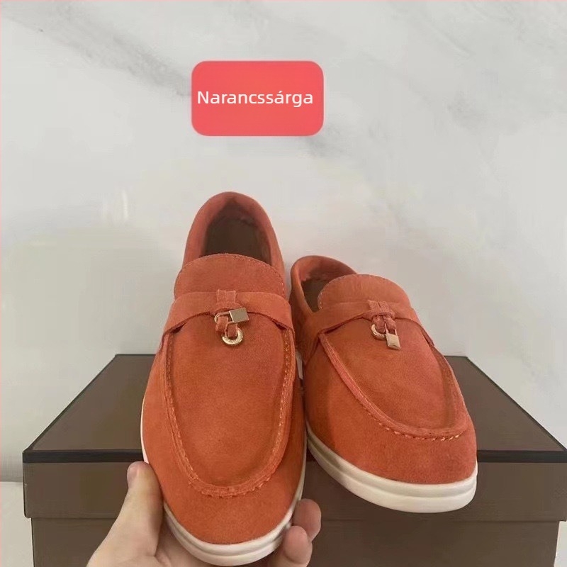 Uniszex szuédbőr mokaszli, slip-on, kerek orr, felső rész juhbőr, gumitalp