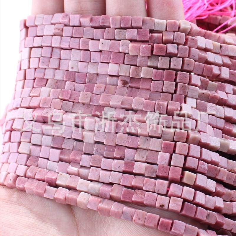Szabad gyöngyök – kristály, négyzet alakú, kézzel polírozott, termékkód zy-cube