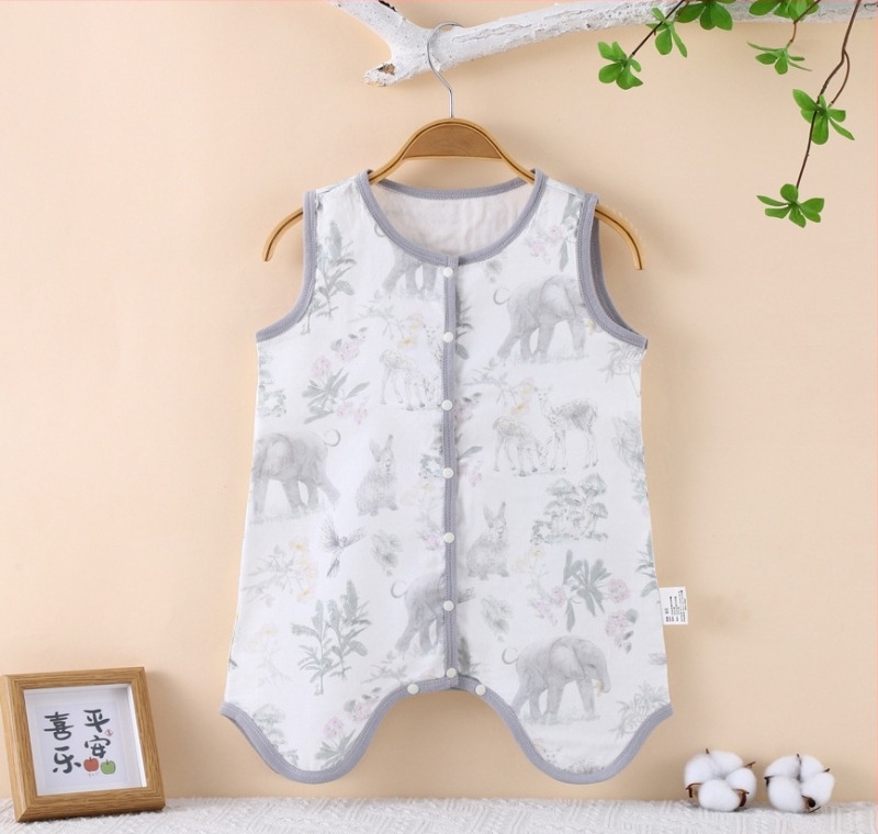 Gyermekeknek szánt bambuszrostból készült hálózsák; könnyű nyári modell; háromrétegű konstrukció (anyag, bélés, töltet) bambuszrostból; nylon cipzár; nedvességelvezető