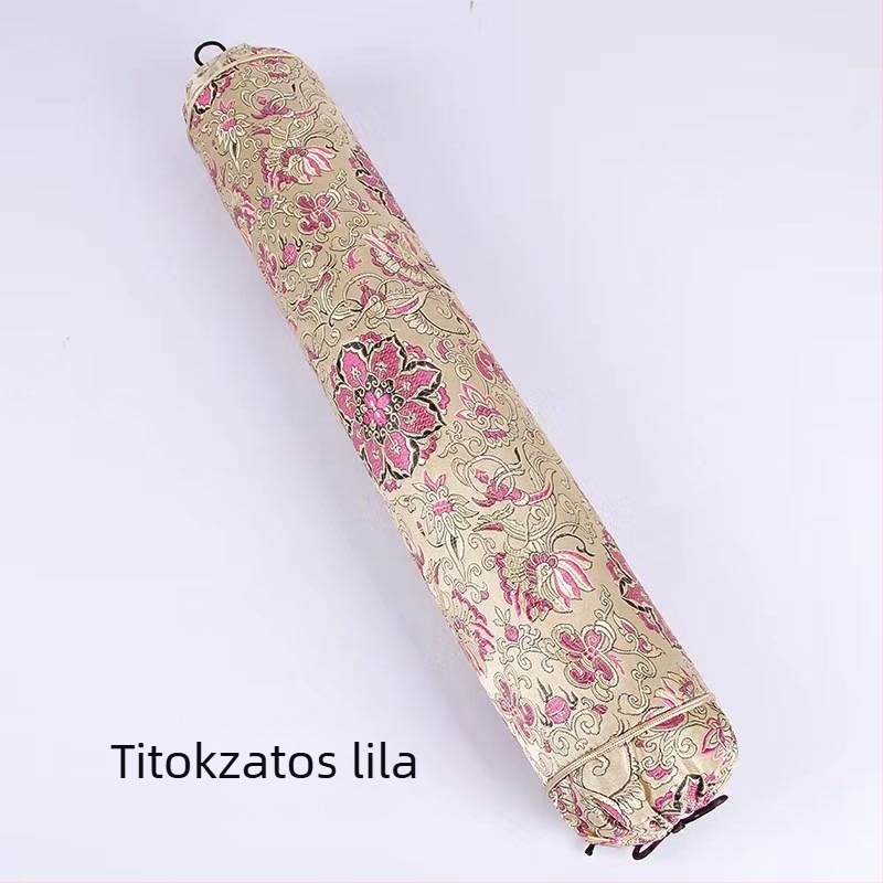Nyaki párnahuzat és hengeres hosszú párnahuzat hímzett logóval