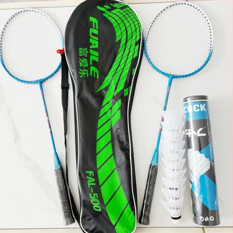 Karbon szálas keretű tollaslabdaütő, egyenes fej, tömeg 95–100 g, markolat vastagsága G2, húrok anyaga: rostszál