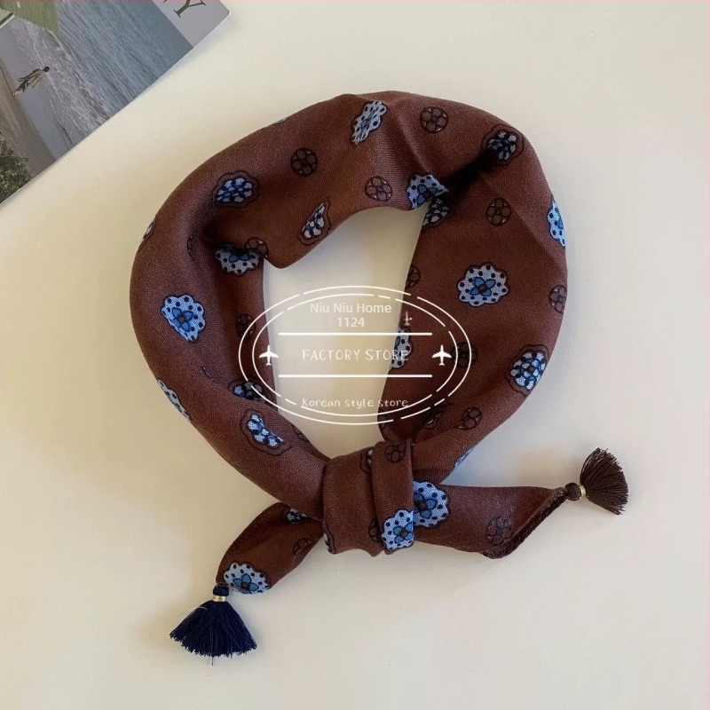 100% gyapjú négyszögletű sál, irodalmi retro stílus, warp-kötött, melegen tart, tavasz 2025