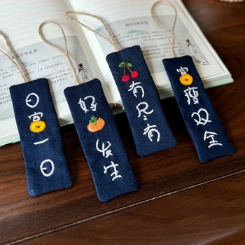 Keresztszemes készlet cheongsam medálos könyvjelzőhöz, kezdőbarát virágos minta, pamut és len anyag
