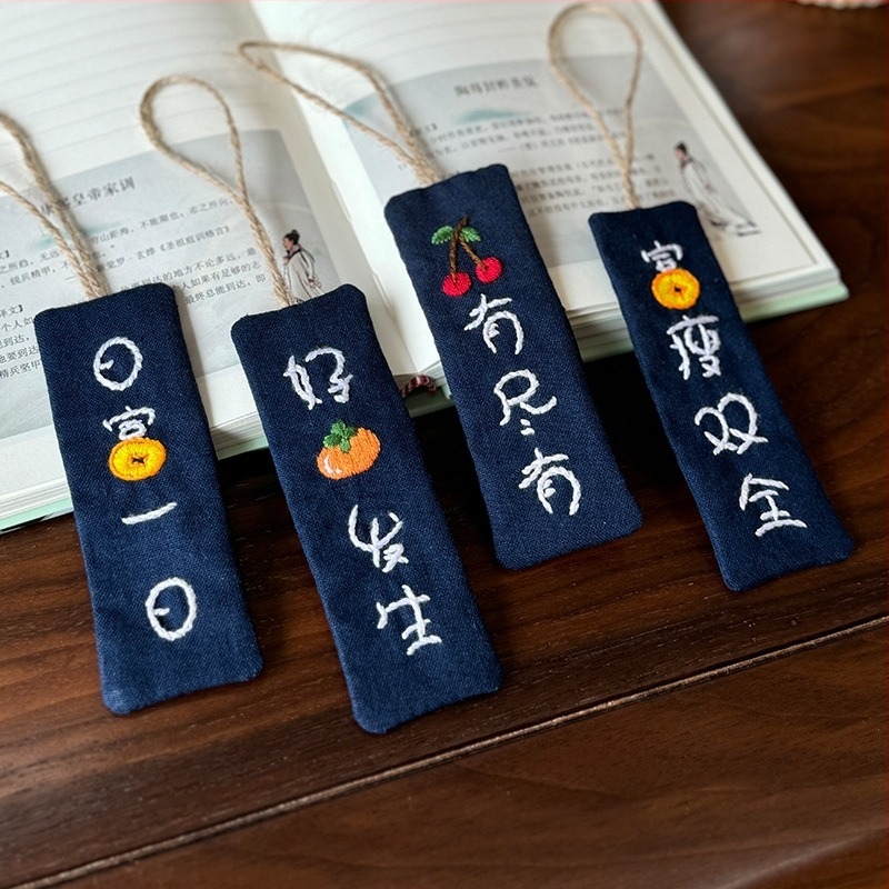 Keresztszemes készlet cheongsam medálos könyvjelzőhöz, kezdőbarát virágos minta, pamut és len anyag
