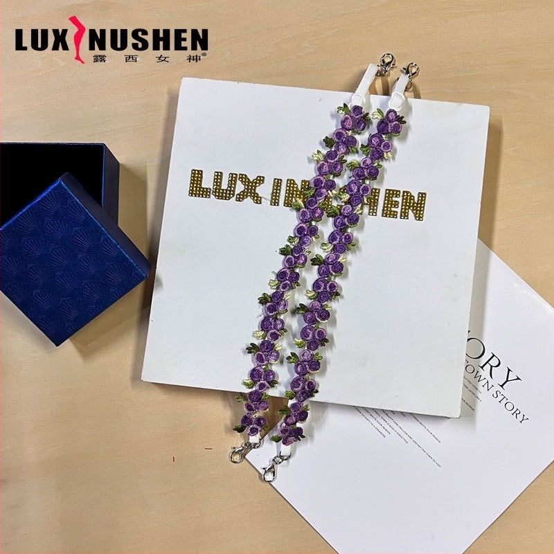 Hímzett csipkés slipruha vékony pántokkal, nejlon anyag, áttetsző részletek, 2024 tavaszi megjelenés