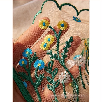 Francia stílusú csipkés melltartó készlet, kosár 3/4, merevítővel, formázatlan kosár, hátsó zárás, rögzített pántok