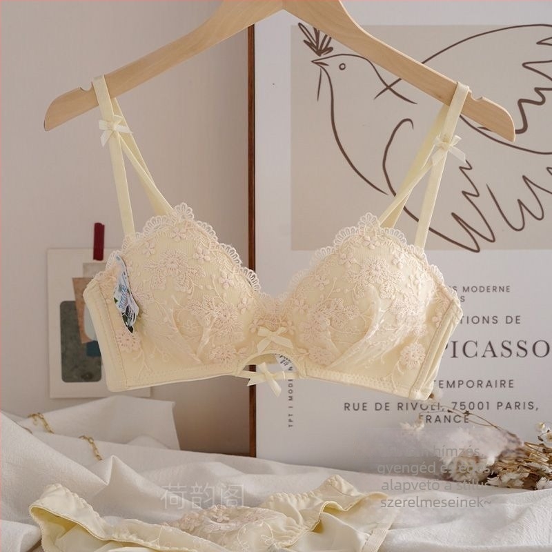 Nylon csipkés melltartó készlet, 3/4 kosár, push-up, rögzített dupla vállpántok, hátoldali háromsoros záródás