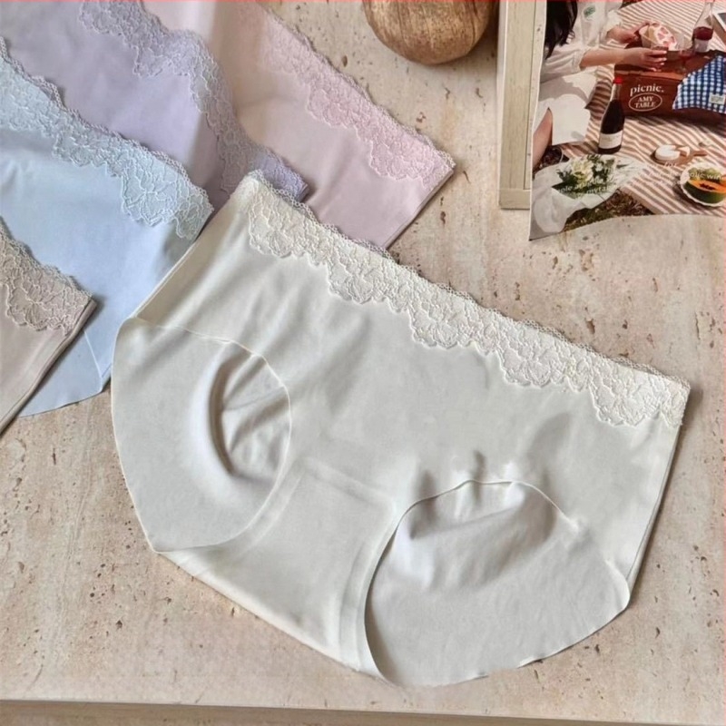 Varrat nélküli csipkés bralette szett vékony pántokkal, egy méret, szexi push-up nőknek