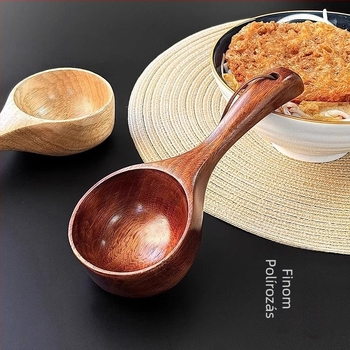 Japán stílusú fa kanál tésztához, minimalist design, egyszínű