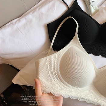 Csipkével szegélyezett, varrás nélküli push-up melltartó, 3/4 kosár, nylon anyag