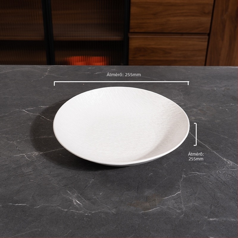 Porcelán lapos tányér – kerek alak, mikrohullámú sütőben használható, logónyomtatás elérhető, modern minimalista stílus