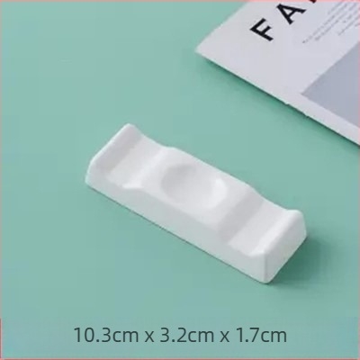 Szállodai asztalokhoz porcelán pálcika- és kanál tartó — csontporcelán, mázolt felület, világos luxus stílus, logóval testreszabható