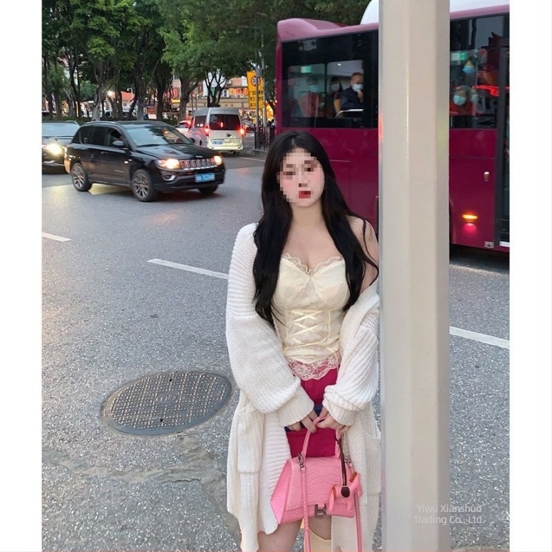 Csipkés halszálka mintázatú camisole, ultra vékony vállpántokkal, 3D mintázat, A-vonalú derekát szorító dizájn