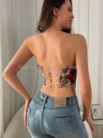 Váll nélküli bustier-korzet virágos Jacquard mintával, fűzőzár, halcsont-támasz, poliészter, tavasz 2025