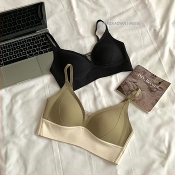 Drót nélküli melltartó háromszög kosarakkal, vékony moldkosár, nylon anyag, varrás nélküli, fix dupla pántok, hátoldali három sor horogzárás, emel és tart