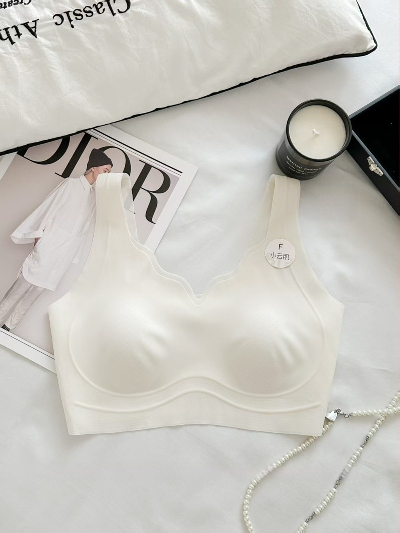 Sima varrás nélküli Ice Silk hűtőmelltartó közepes formájú kosárral, fő anyag Spandex, bélés Spandex, rögzített dupla vállpántok, lélegző és nyom nélküli