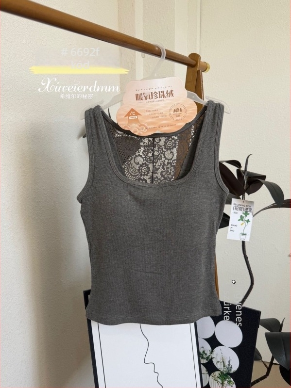 Csipkés hátú top U-nyakú kivágással, nejlon anyagból, beépített kosár, 3D mintázat, közepes vastagság