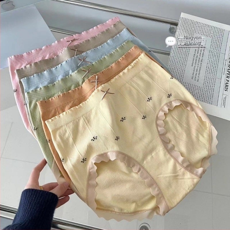 Varrat nélküli női alsónemű középmagas derekú, magas elasztikussággal, nylon anyagból, pamut bélés az intim területen