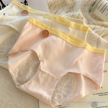 Női pamut menstruációs alsónemű, középmagasságú fazon, egyszínű, külső anyag 95,7% pamut, intim rész 100% pamut, kötött anyag.