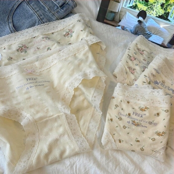 Női középmagas derekú pamut bugyi antibakteriális tulajdonságokkal, virágos mintával, A osztályú pamut, 95–100% pamut, jacquard szövet, plusz méret.