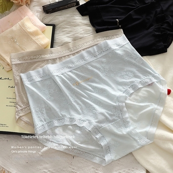 Plusz méretű női alsónemű, magas derekú, csipkés betűs mintázat, hosszított ágyékrész, légáteresztő nylon, antibakteriális