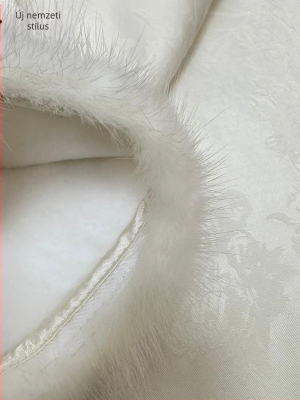 Új kínai stílusú női jacquard felső hagyományos csomó gombokkal, álló gallérral, nerc szőrrel bélelt téli top