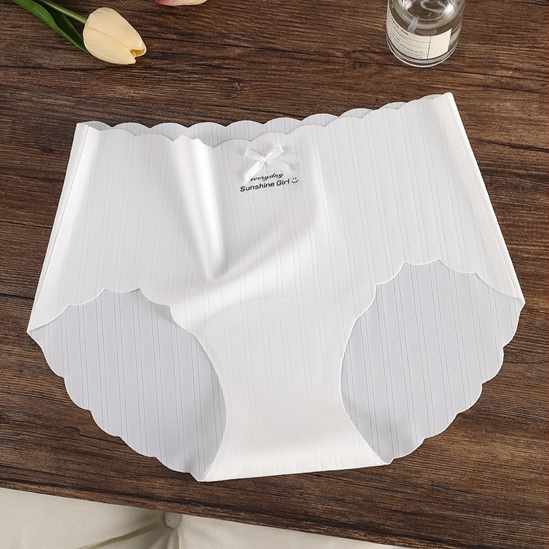 Női Ice Silk alsónemű, középmagas derék, nylon anyagú, pamut bélés a szeméremrésznél, 31–40D, lélegző és gyorsan száradó
