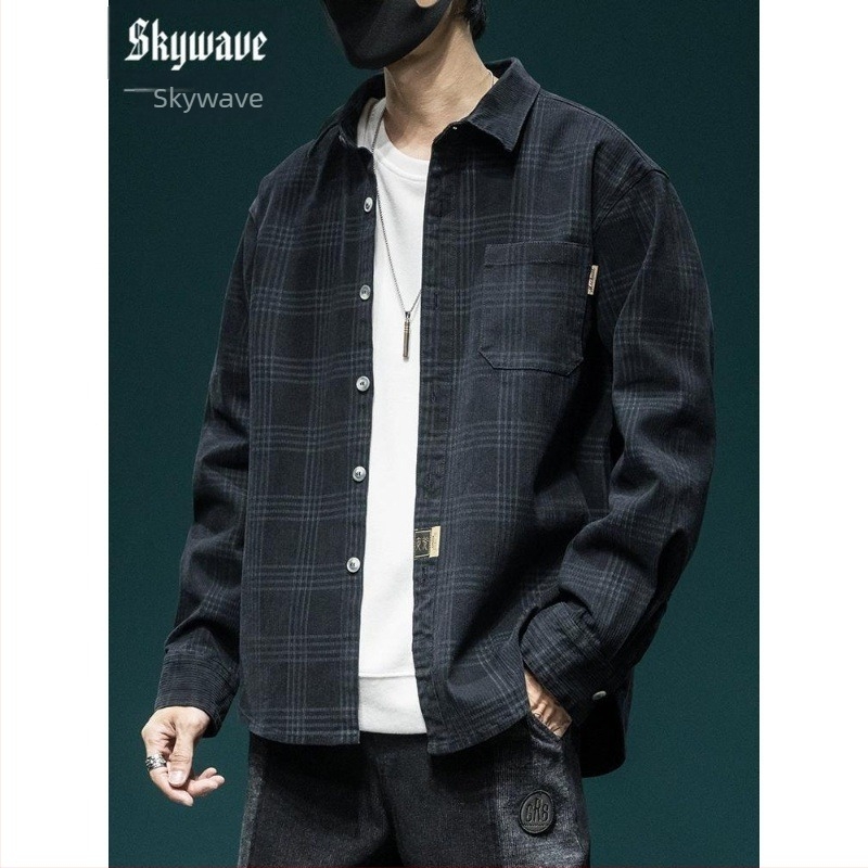 Japán-stílusú kockás férfi hosszú ujjú ing, bő szabás, téli fleece-betétes, casual munkaruha kabát, retro stílus.