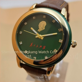 Hetian jade karóra, Pearls kvarc mozgatású mechanizmus, 43 mm számlap, 30 m vízállóság, valódi bőrszíj