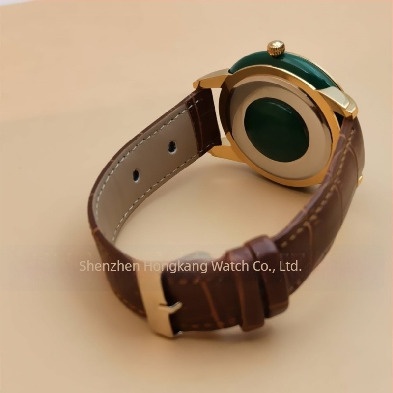 Hetian jade karóra, Pearls kvarc mozgatású mechanizmus, 43 mm számlap, 30 m vízállóság, valódi bőrszíj