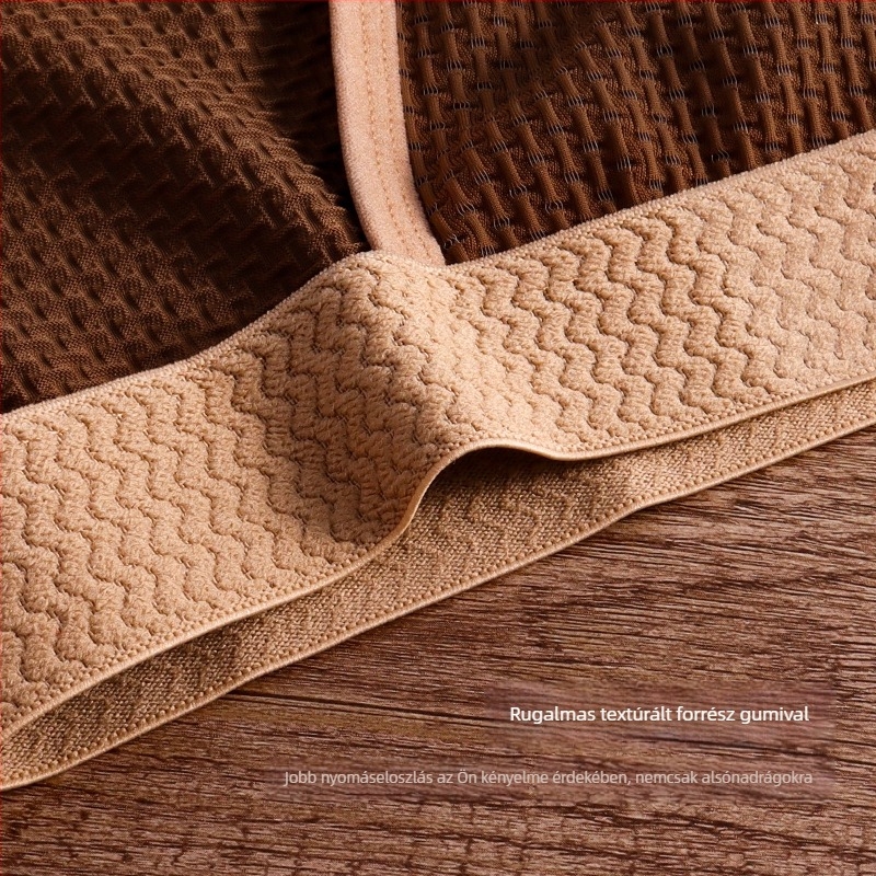 Férfi alsónemű nylonból, jacquard szövésű, légáteresztő, középmagas derekú, 90–95% nylon tartalom