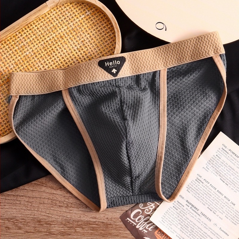 Férfi alsónemű nylonból, jacquard szövésű, légáteresztő, középmagas derekú, 90–95% nylon tartalom