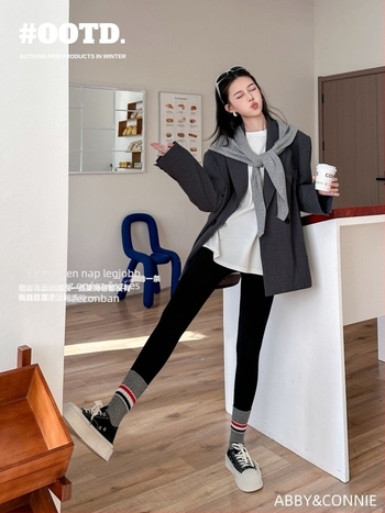 Nylon-elasztán alaprétegű leggings őszi-téli meleggel, 9/10 hossz, magas derék, fenékemelés, karcsúsító hatás, bőrbarát érzet