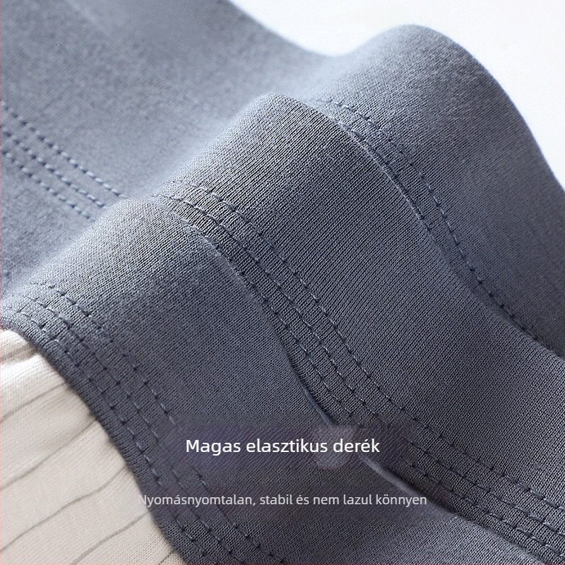 Férfi boxer brief, nagy zsebbel, laza szabású, antibakteriális; Anyag: combed pamut; Belső rész: pamut; Dereka: középmagasság; Sima szövés