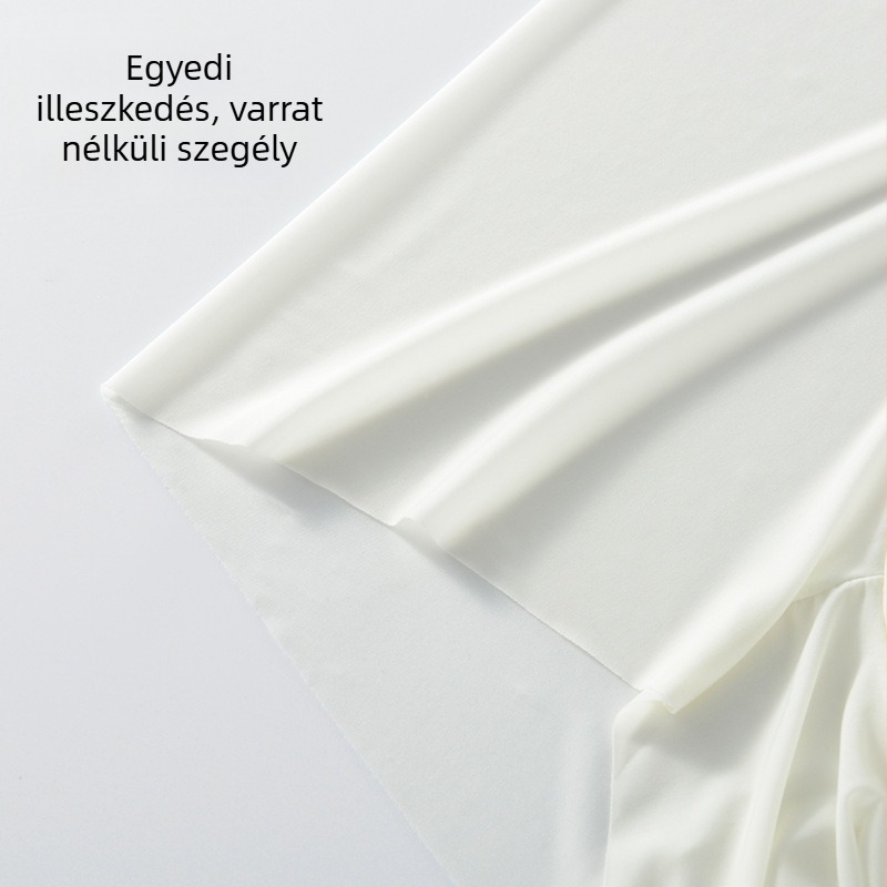 Férfiaknak tervezett csíkmentes, lélegző ice silk alsónemű, fő anyag: nylon, szövés: plain weave, ágyék alatti bélés: viszkóz
