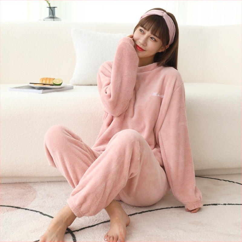 Pizsama szett korall fleece-ból – tündér stílus, kerek nyak, hosszú ujjú, 9/10 hosszúságú nadrág