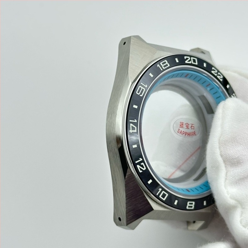 Mechanikus órakeret safíros üveggel és NH35 mozgással, dobozban 1 darab, 2025 nyári megjelenés