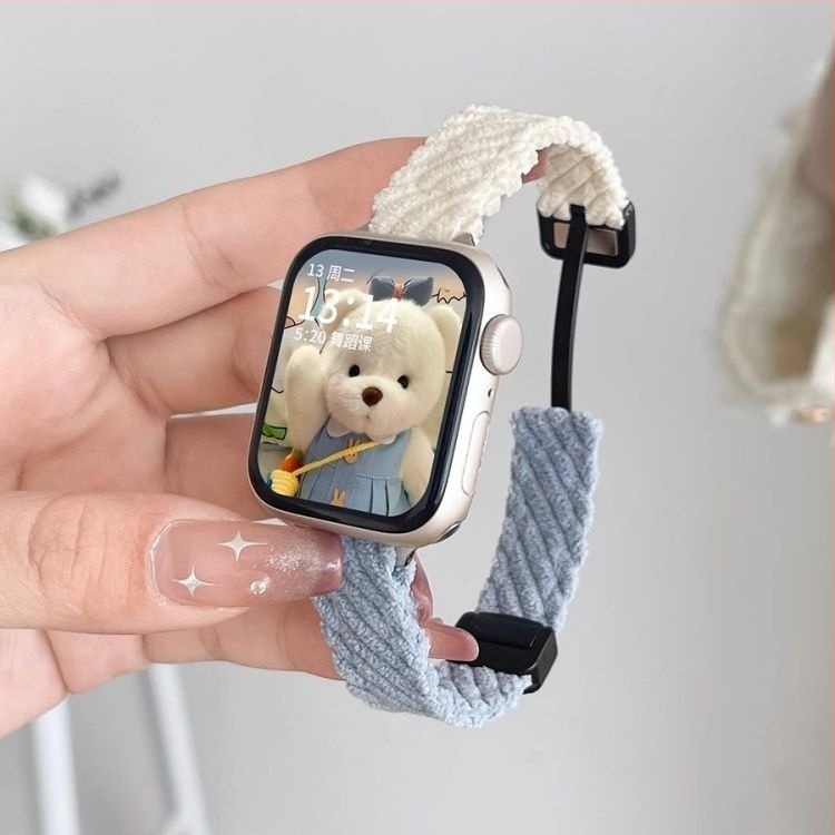 Apple Watch 22 mm szíj plüssmackóval, karikatúra-stílusú, mágneses csattal, corduroy anyagú, SE modellhez, ősz-téli.