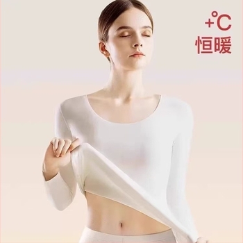 Női fleece melegítő szett légáteresztő alapréteggel, felső és alsó rész, kerek nyak, hosszú ujjú, velúr bélés, poliészter 50–70%, közepes súly 181–200 g/m²