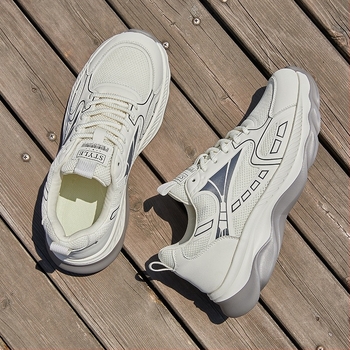 Férfi Dad Shoes, légáteresztő hálós felsőrész, természetes bőr belső talpbetét, gumitalp, fűzővel záródó, lazább sportos stílus.