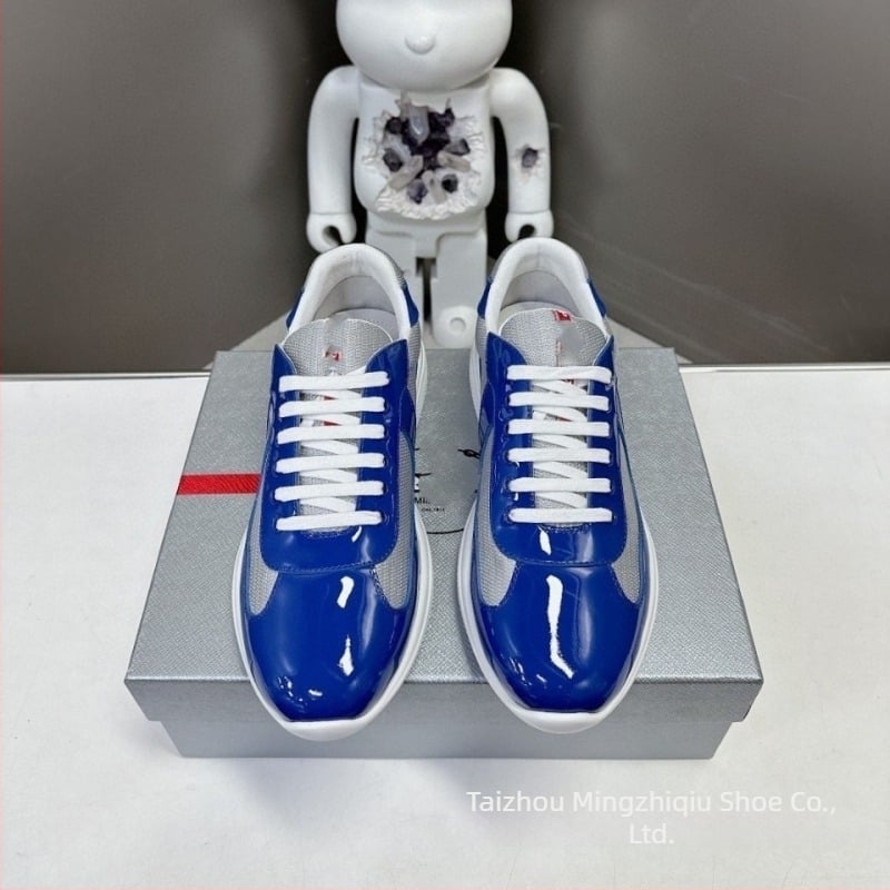 Sportos-casual cipő valódi bőrből, felsőrész: bőr, talp: gumi, belső talp: természetes bőr, fűzőkkel záródó, uniszex