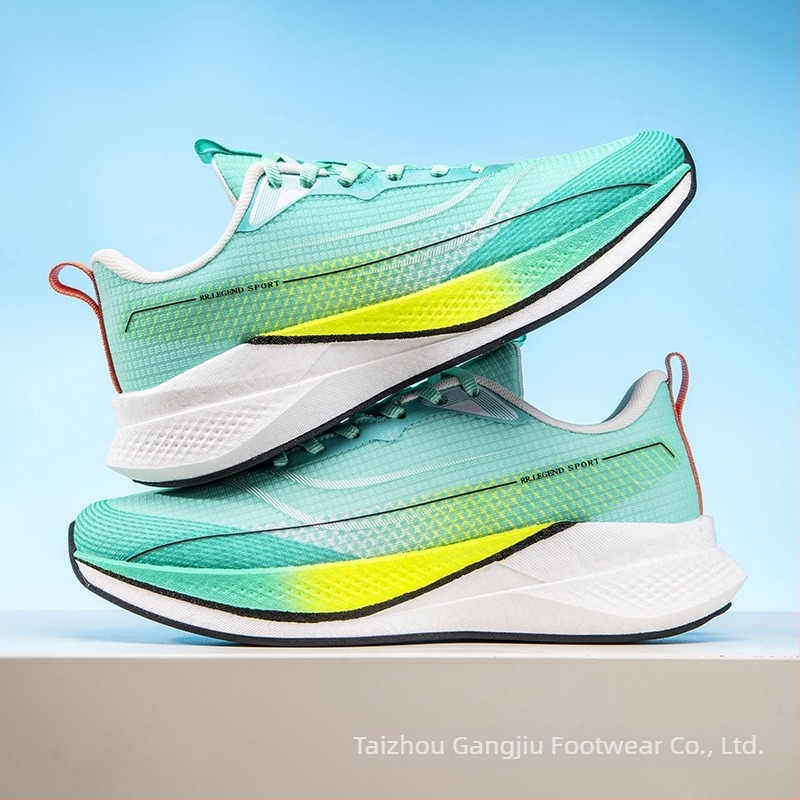 Futócipő Flyknit felsőrésszel, PU talpbetét, fűzős zárás, sarokmagasság 3-5 cm