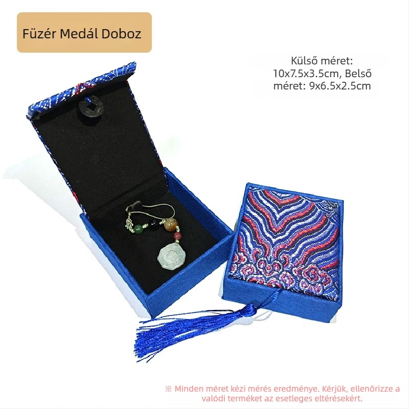 Medál doboz - textil, ékszer csomagoló doboz, alkalmas nyaklánc/medál tárolására, márka Fuxing