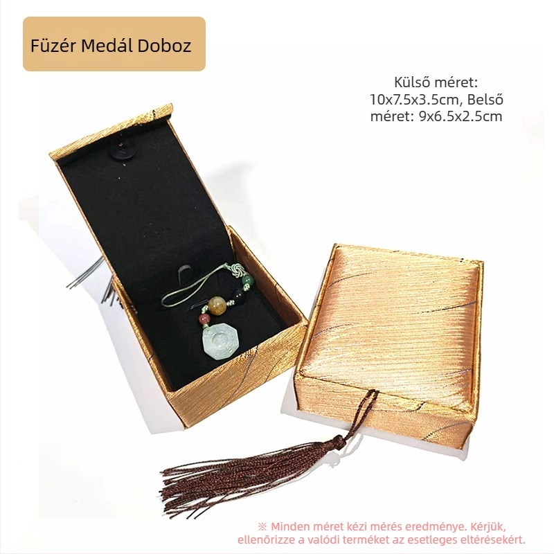 Medál doboz - textil, ékszer csomagoló doboz, alkalmas nyaklánc/medál tárolására, márka Fuxing