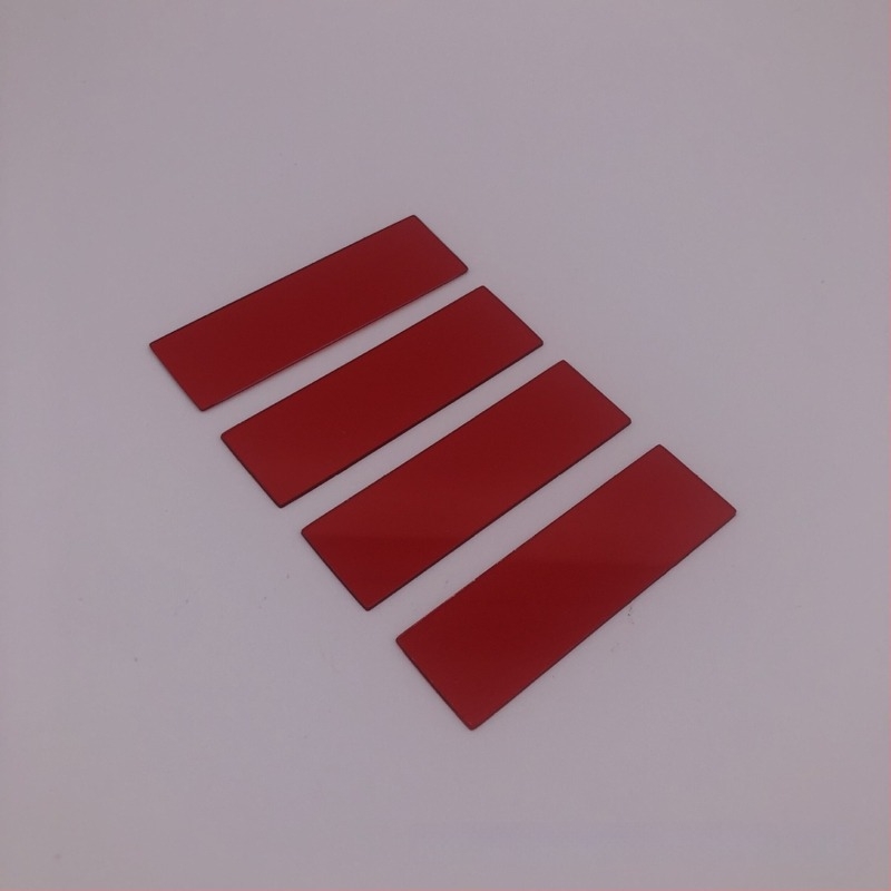 Átlátszó kijelzőablakhoz és infravörös lencséhez szűrő, sajtolásos gyártás