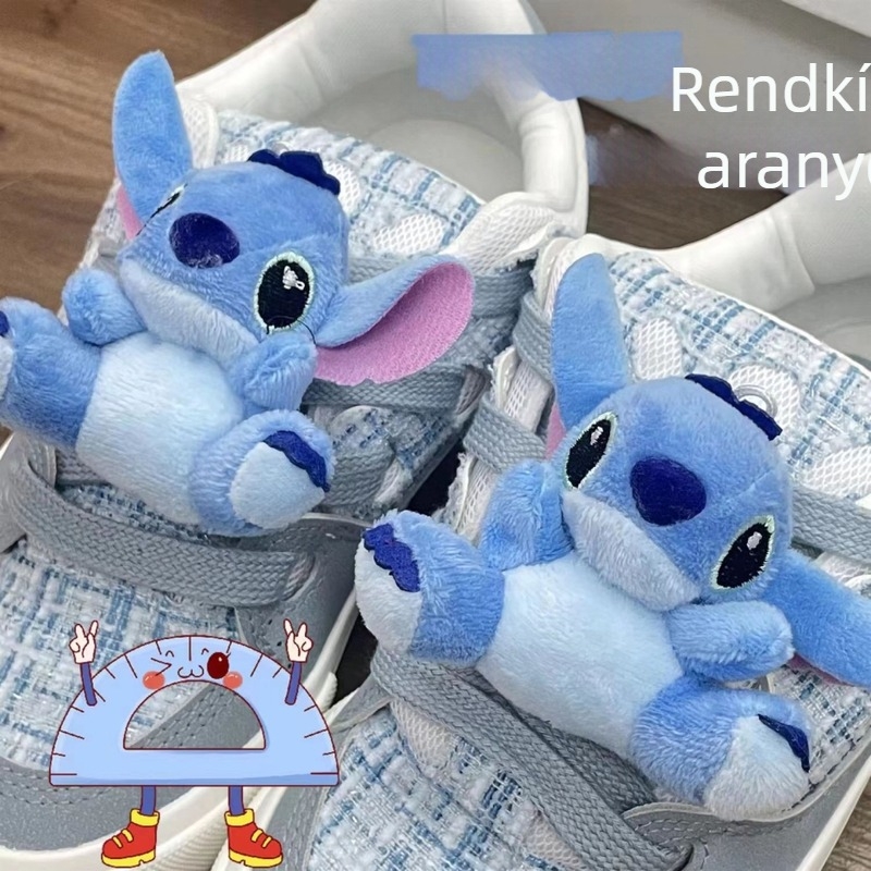 Plüss karikatúrás cipődísz – kétoldalas használatú brooch edzőcipőkhöz, hétköznapi és vászon cipőkhöz, minden évszakhoz.